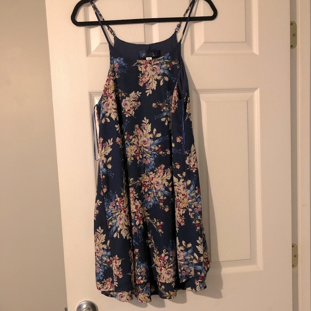 Blue Rain Floral Shift Dress - Size M